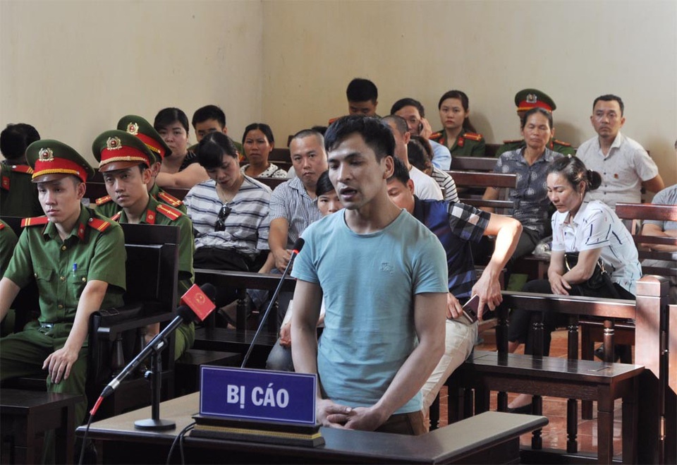 Vụ chạy thận 8 người tử vong: Người sửa máy chạy thận nhận lỗi - 1 Bị cáo Bùi Mạnh Quốc.