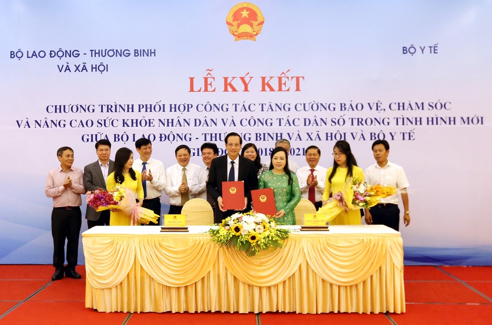 Bộ LĐ-TB&XH và Bộ Y tế: Phối hợp công tác chăm sóc sức khoẻ nhân dân - 1