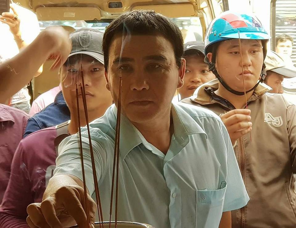 Nhiều sao Việt nghẹn ngào, đau đớn… thầm lặng quyên góp giúp các hiệp sĩ - 1 Nhiều sao Việt nghẹn ngào, đau đớn… thầm lặng quyên góp giúp các hiệp sĩ - 1