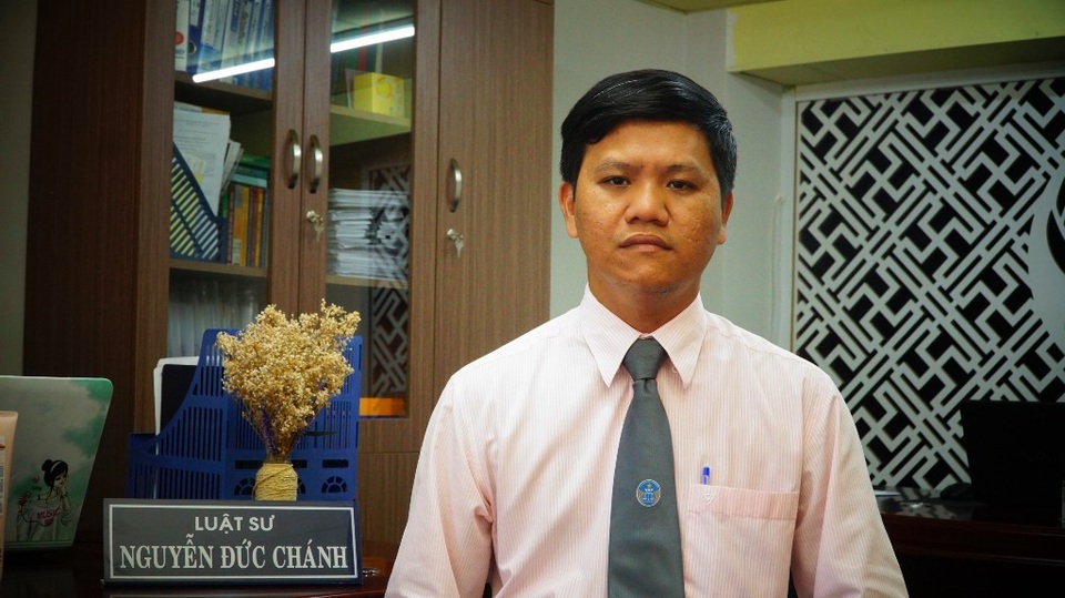 Làm gì khi bị gạ tình, quấy rối tình dục? - 1 Theo luật sư Nguyễn Đức Chánh, hiện pháp luật chưa có quy định rõ ràng để xử lý hành vi quấy rối tình dục