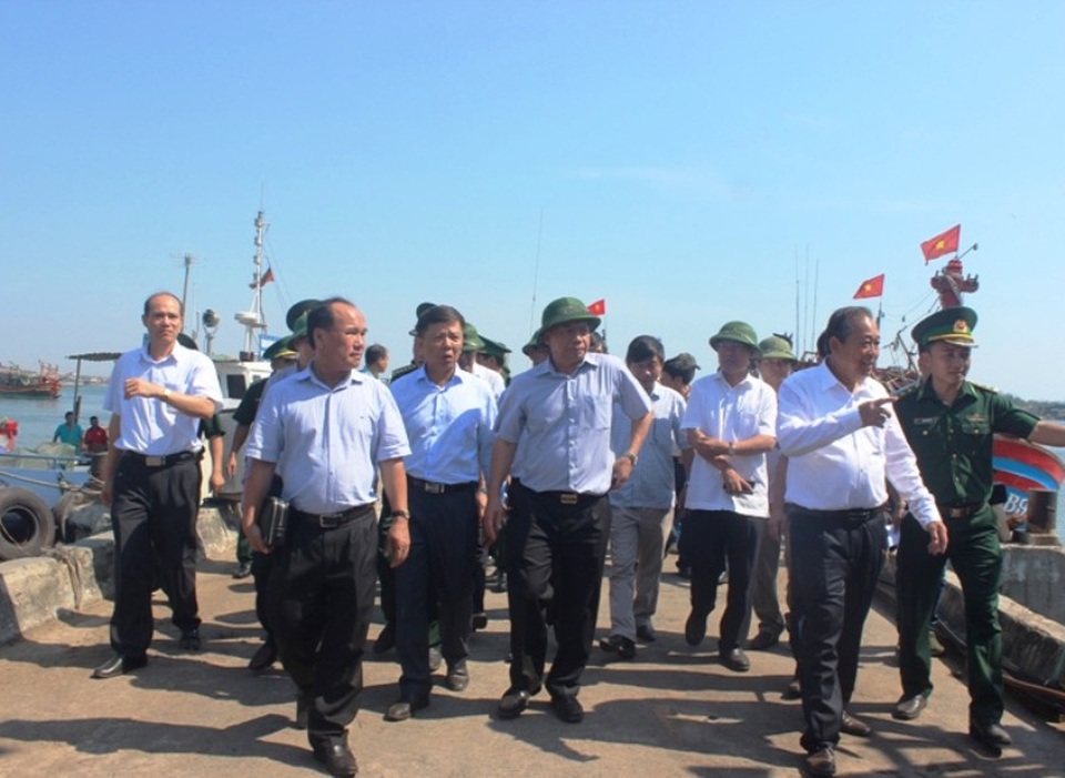 Phó Thủ tướng Trương Hòa Bình thăm ngư dân Quảng Bình - 1 Phó Thủ tướng Thường trực Chính phủ Trương Hòa Bình đã đến thăm hỏi...