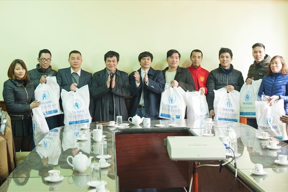 Bài 1: Đừng để lặp lại bài học đắt giá Vinashin - 2 
Sau nhiều năm dừng hoạt động người lao động Gia Sàng mới có quà Tết