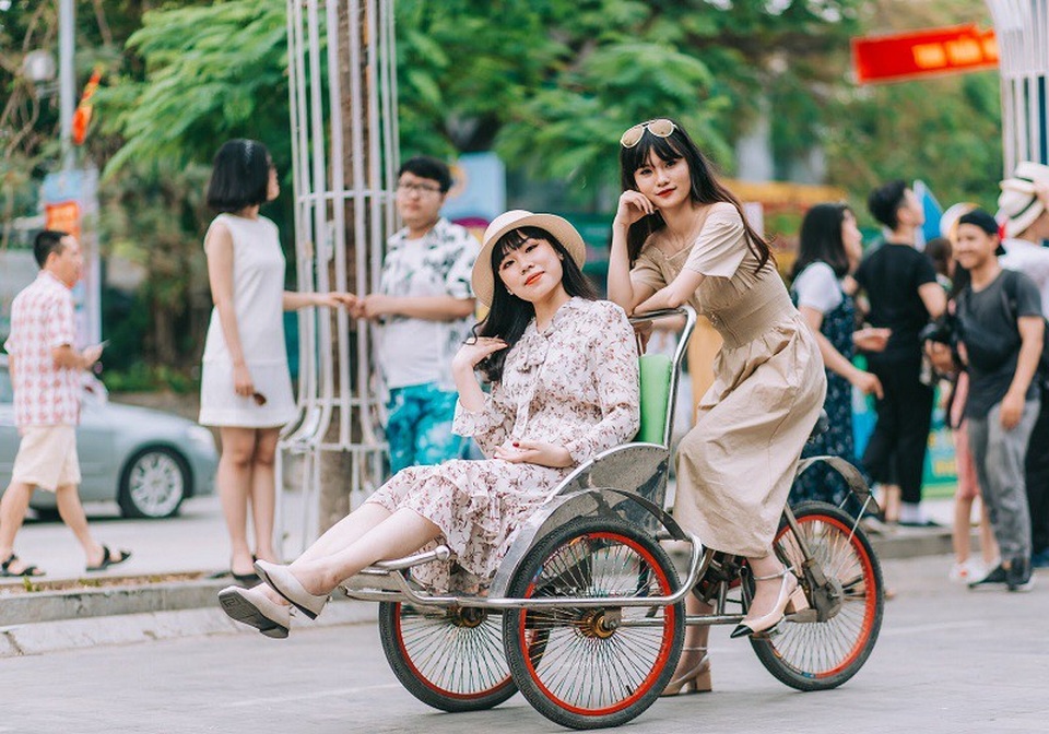 Kỷ yếu đậm chất... tổ dân phố của học sinh Quảng Ninh - 12 Kỷ yếu đậm chất... tổ dân phố của học sinh Quảng Ninh - 12