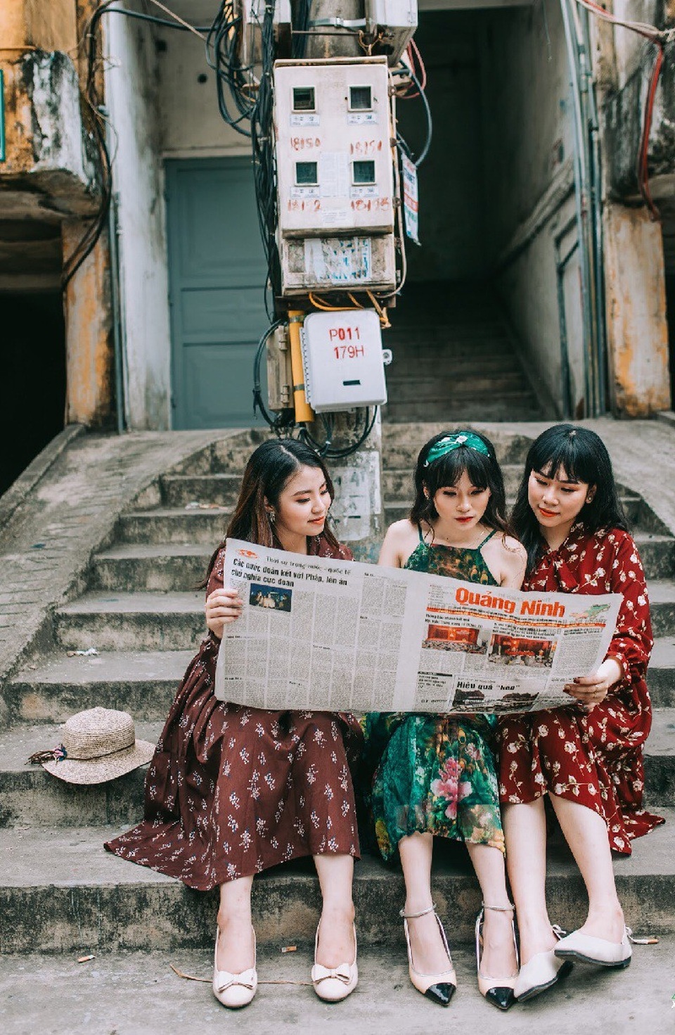 Kỷ yếu đậm chất... tổ dân phố của học sinh Quảng Ninh - 6 Một số hình ảnh kỷ yếu độc đáo của tập thể lớp 12D1, THPT Cẩm Phả.