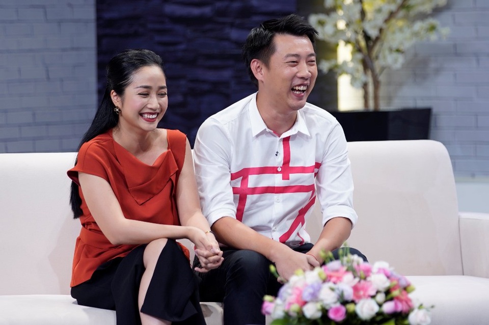 Hari Won “tố” Trấn Thành và Quốc Nghiệp rất thích "chơi búp bê" - 6 Sau vài tháng chia tay, Ốc Thanh Vân bức xúc tâm sự với Việt Hương “đã chia tay mấy tháng mà mỗi ngày 3 lần đều đặn thấy người yêu cũ chở người yêu mới đi ngang mặt mình”.