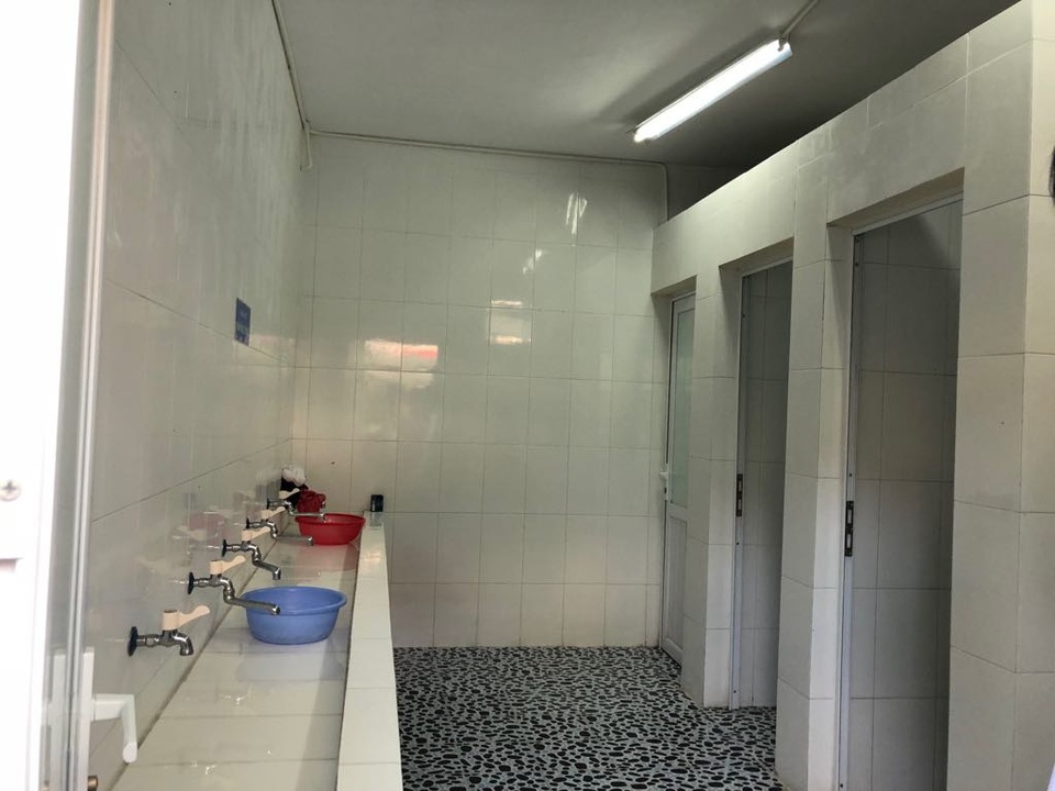 “Nhà vệ sinh bẩn chứng tỏ trưởng khoa, giám đốc bệnh viện… ở bẩn” - 2 Nhà vệ sinh bệnh viện phải đảm bảo tiêu chí sạch, có nước, có xà bông rửa tay...