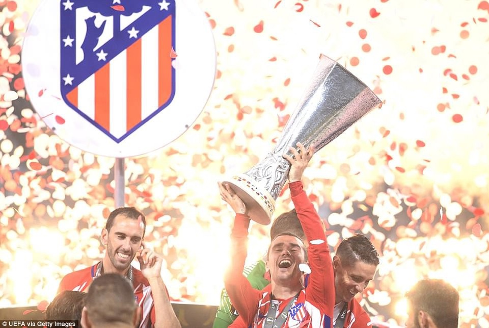 
Griezmann nâng cao chức vô địch Europa League lần thứ 3 trong lịch sử của Atletico
