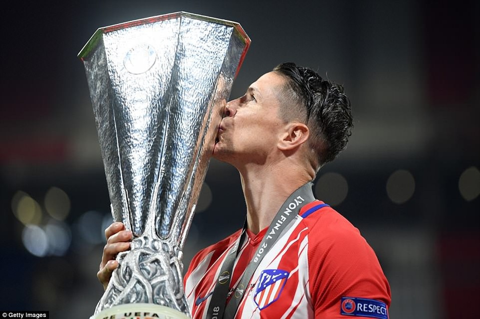 Torres hạnh phúc với danh hiệu cuối cùng trong màu áo Atletico - 2
Torres sẽ chia tay Atletico sau khi mùa giải này kết thúc