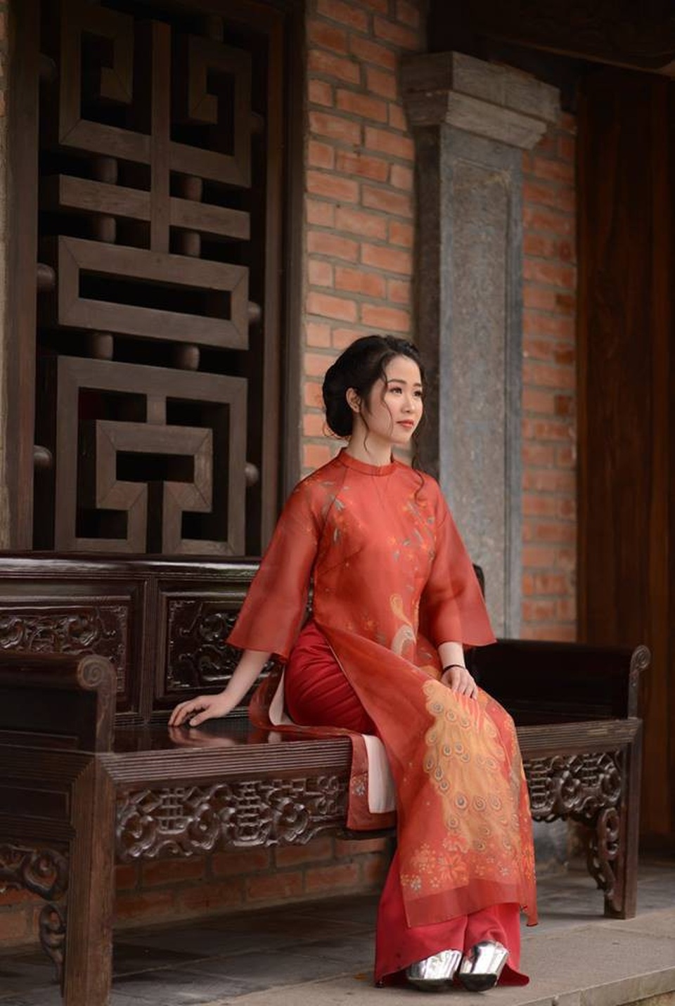 Nữ hoa khôi đa tài và duyên dáng của Học viện Ngoại giao - 4 Quan điểm sống của Dương là Hãy nhìn về phía mặt trời, bóng tối sẽ khuất sau lưng bạn.