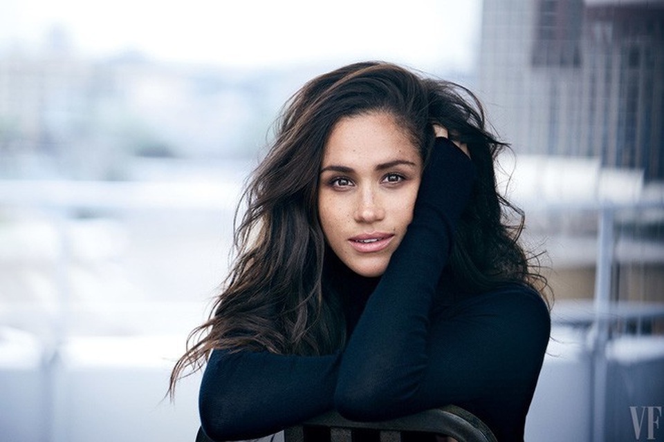 7 khác biệt trong lễ cưới của Hoàng tử Harry và hôn thê thường dân - 1
Cô dâu Meghan là người mang hai dòng máu. (Ảnh: VF)