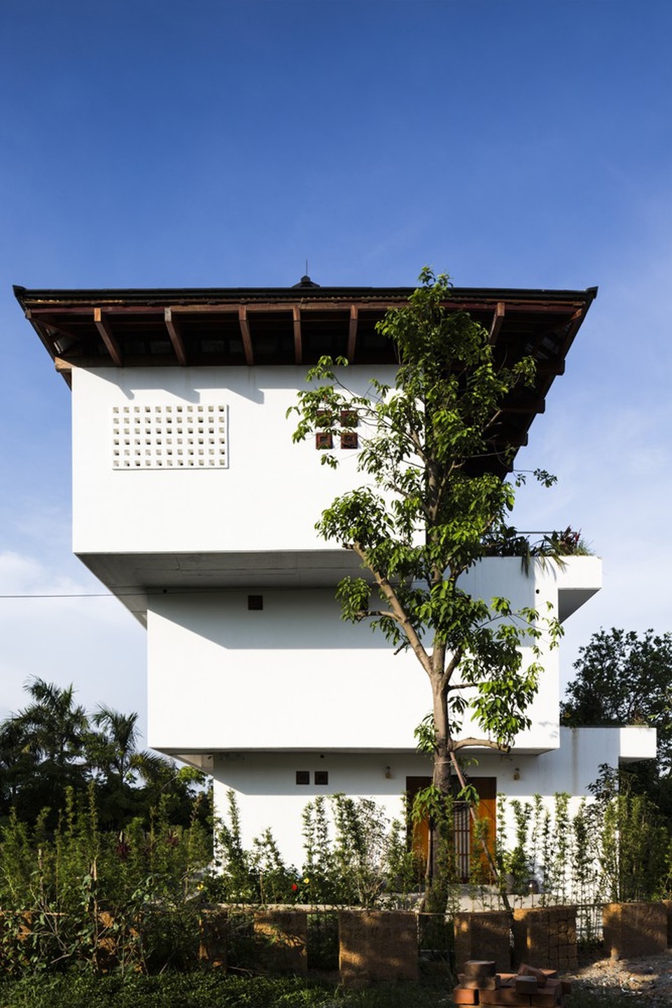 Ngôi biệt thự “bậc thang” ở Vĩnh Phúc được báo nước ngoài hết lời khen ngợi - 2 Ngôi biệt thự “bậc thang” ở Vĩnh Phúc được báo nước ngoài hết lời khen ngợi - 2