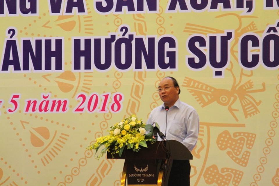 Thủ tướng: Không được để Formosa tái diễn vi phạm - 1 Thủ tướng Nguyễn Xuân Phúc phát biểu tại hội nghị
