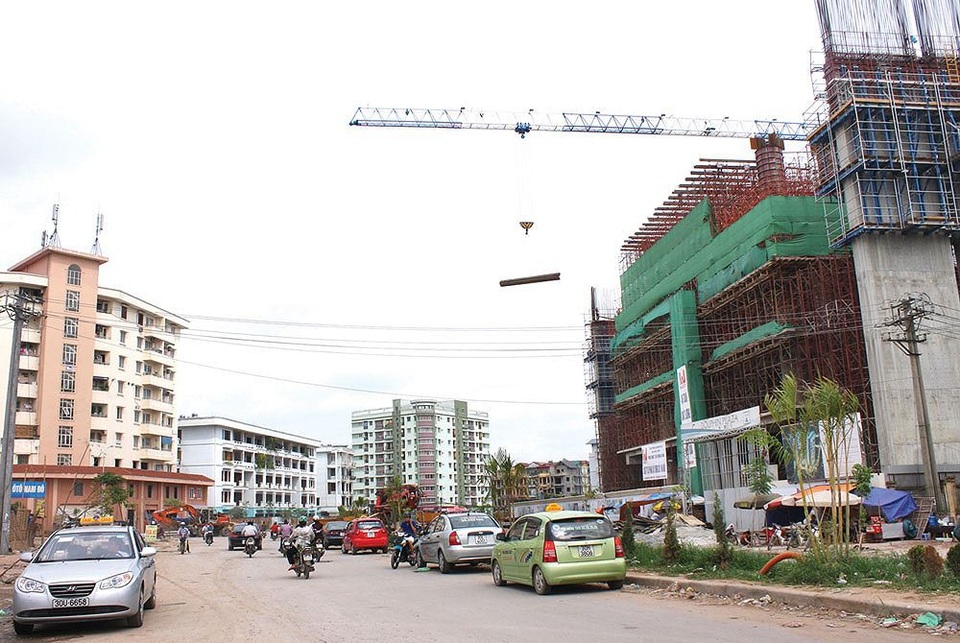 Bất ngờ việc Hà Nội sửa quy định cấp phép xây dựng - 1
Đã có rất nhiều ý kiến đề nghị sửa quy định về cấp phép xây dựng, ngày 15.5, Hà Nội đã có thay đổi (Ảnh minh họa/Đấu thầu)