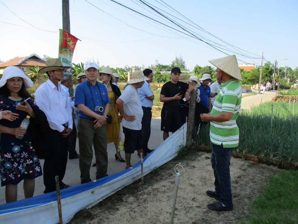 “Phát triển du lịch sinh thái bền vững gắn với nông nghiệp, nông thôn” - 2 Các đại biểu, các đơn vị lữ hành tham quan một số khu du lịch sinh thái, nông nghiệp tại Hội An
