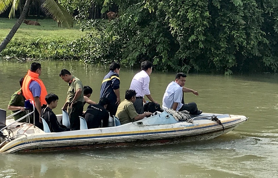 Lực lượng cứu hộ tiếp cận hiện trường.