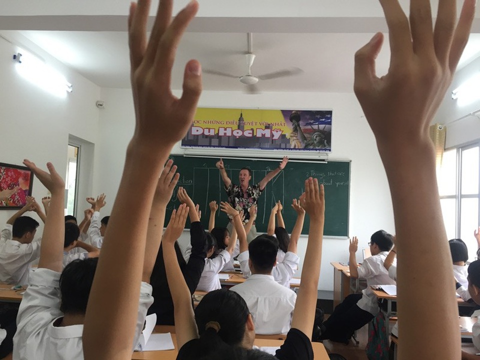 5 điểm nổi bật khi xét tuyển vào lớp 10 trường THPT Hoàng Long (Hà Nội Tokyo) - 1
Giờ học tiếng Anh...