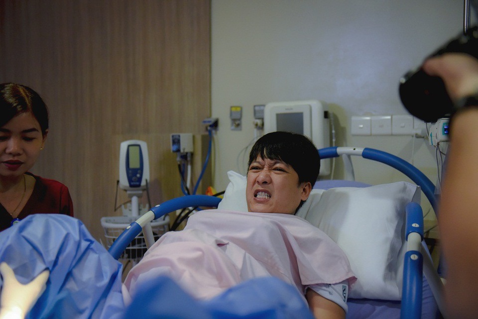 Hé lộ cảnh Trấn Thành, Trường Giang, Hứa Vĩ Văn... gào thét, bật khóc khi sinh con - 11