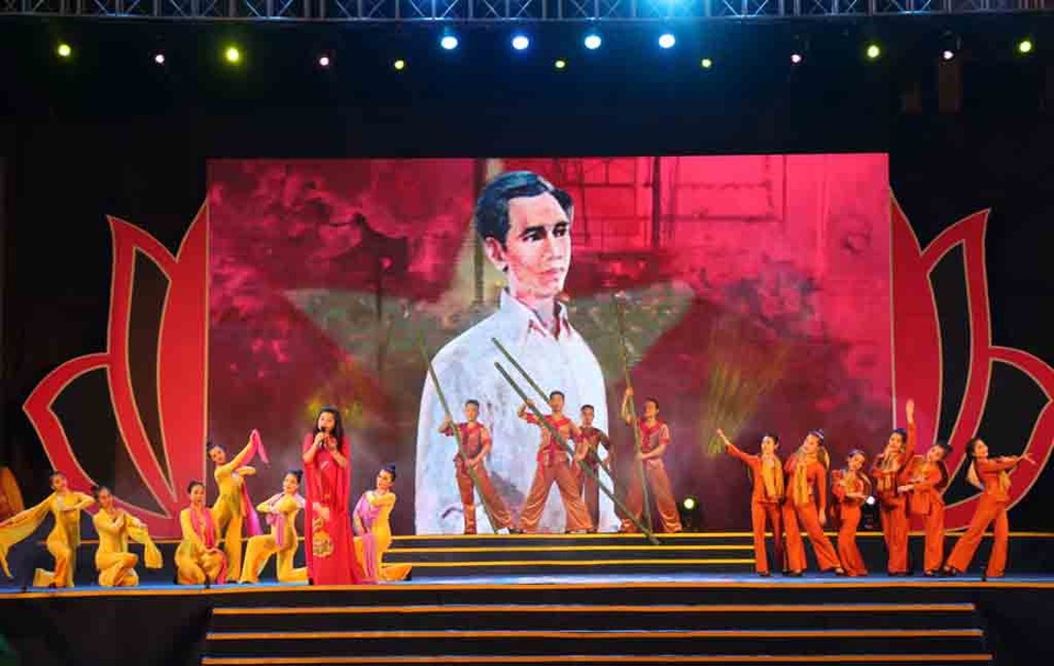Khai mạc Lễ hội Làng Sen năm 2018 - 2 Tiết mục văn nghệ biểu diễn tại đêm khai mạc Lễ hội Làng Sen