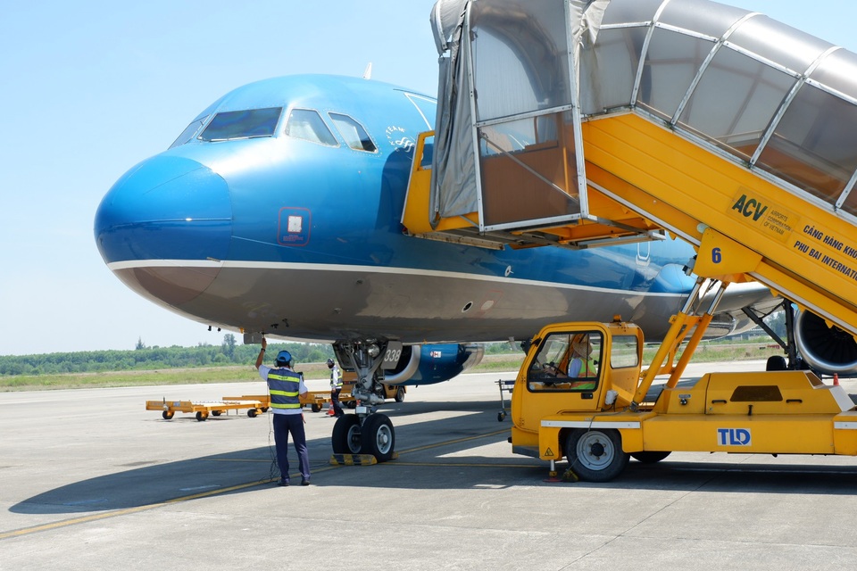 “Áp lực” trên chuyến bay đưa trái tim Hà Nội đi cứu sống bệnh nhân Huế - 2 Chuyến bay VN1543 với hành trình đặc biệt chở trái tim từ Hà Nội đi cứu sống bệnh nhân Huế