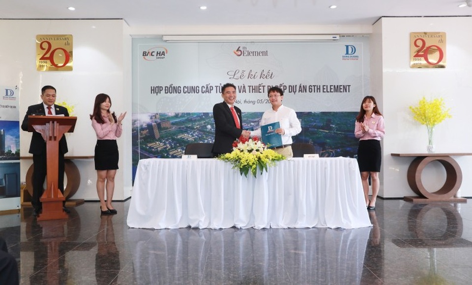 Căn hộ 6th Element được trang bị tủ bếp & thiết bị bếp Đông Dương - 1 Đại diện chủ đầu tư Bắc Hà & Đông Dương Home Interior trong lễ ký kết ngày 14.05.2018 tại showroom Đông Dương, phố Tân Mỹ, Mỹ Đình, Hà Nội.