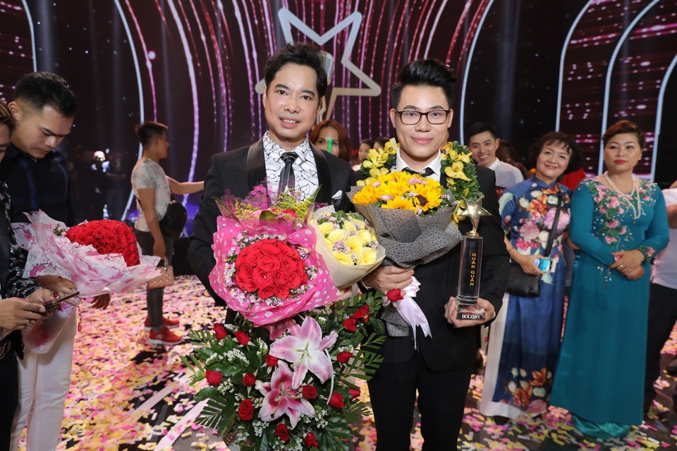 Với 43.37% tổng số bình chọn, Duy Cường của đội HLV Ngọc Sơn đã xuất sắc giành ngôi vị quán quân Thần tượng Bolero 2018. 3 thí sinh còn lại là Thúy Anh, Thanh Lan và Ánh Bùi sẽ nhận được giải á quân.