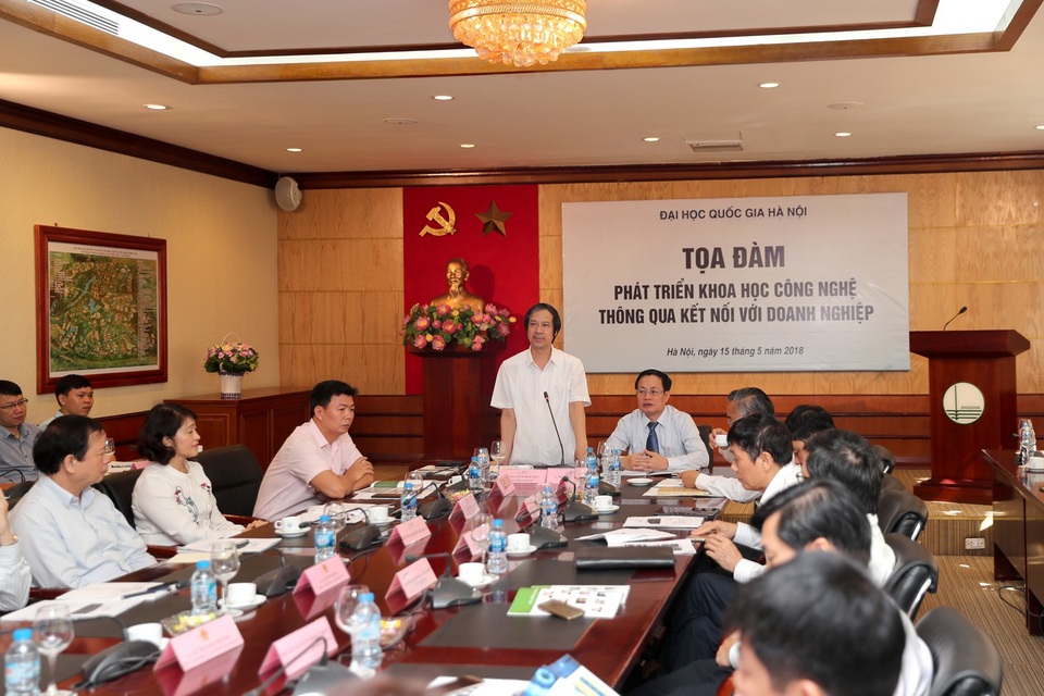 Bao giờ có cơ chế để doanh nghiệp tham gia đầu tư vào trường đại học? - 1
Giám đốc ĐH Quốc gia Hà Nội phát biểu tại buổi tọa đàm