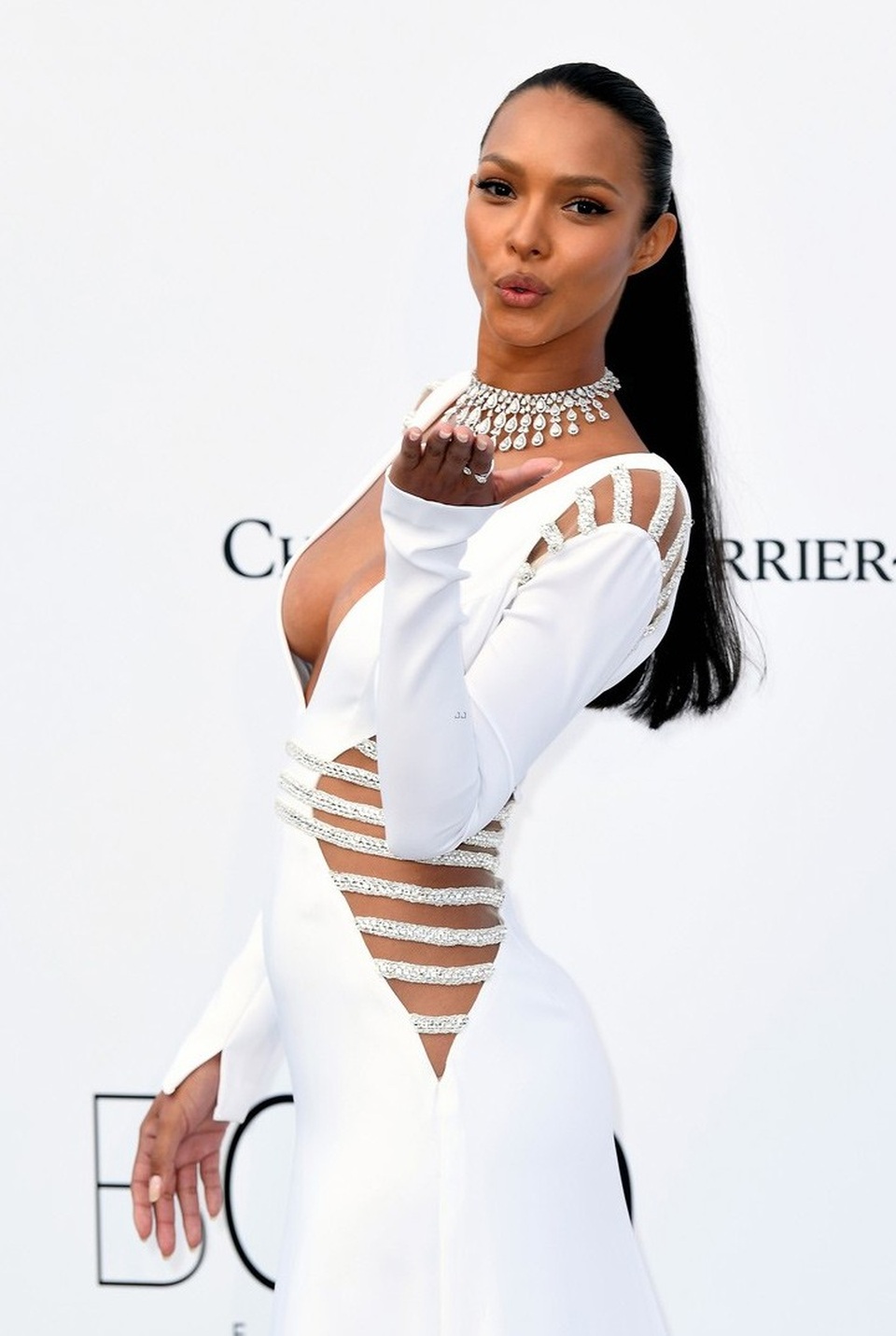 Dàn "thiên thần" nội y đọ dáng tại Cannes - 31
Lais Ribeiro