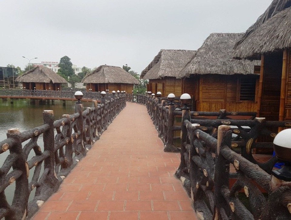 Kết quả rà soát trang trại của em trai Bí thư thành phố Thanh Hóa - 1 Trong quá trình sử dụng đất, hộ ông Hương đã sử dụng sai mục đích một phần diện tích 327,8m2 vào mục đích kinh doanh ăn uống ẩm thực, không đúng mục đích được thuê