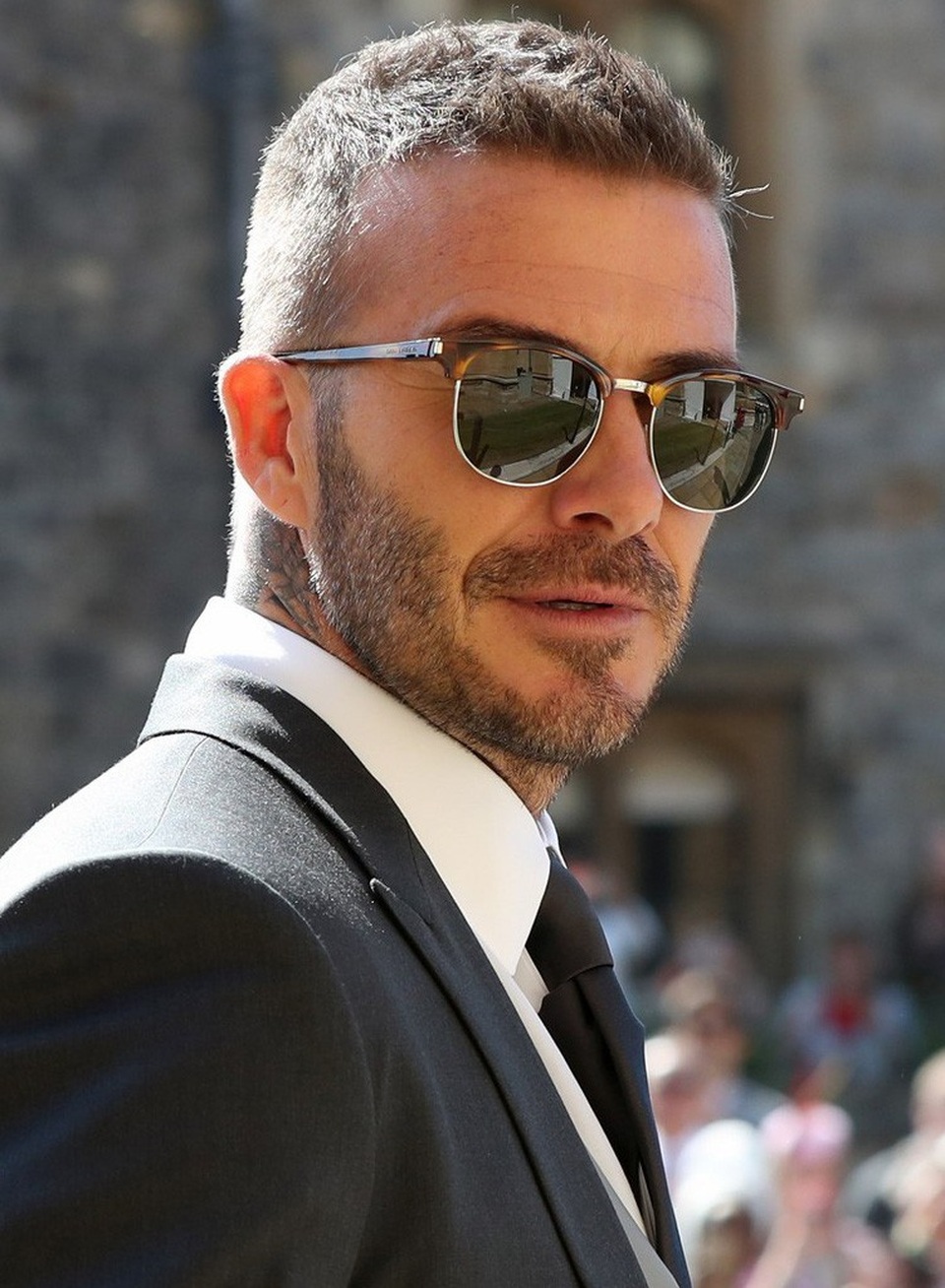 Vợ chồng Beckham nổi bật giữa dàn sao tham dự đám cưới của hoàng tử Harry - 14