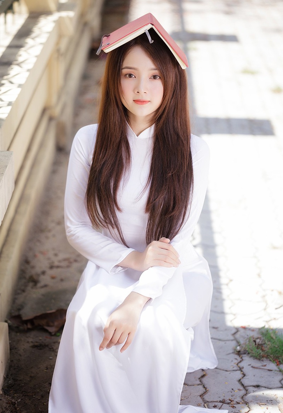"Hot girl ảnh thẻ" Hương Lê diện áo dài trắng nhớ thuở học trò - 8 "Hot girl ảnh thẻ" Hương Lê diện áo dài trắng nhớ thuở học trò - 8