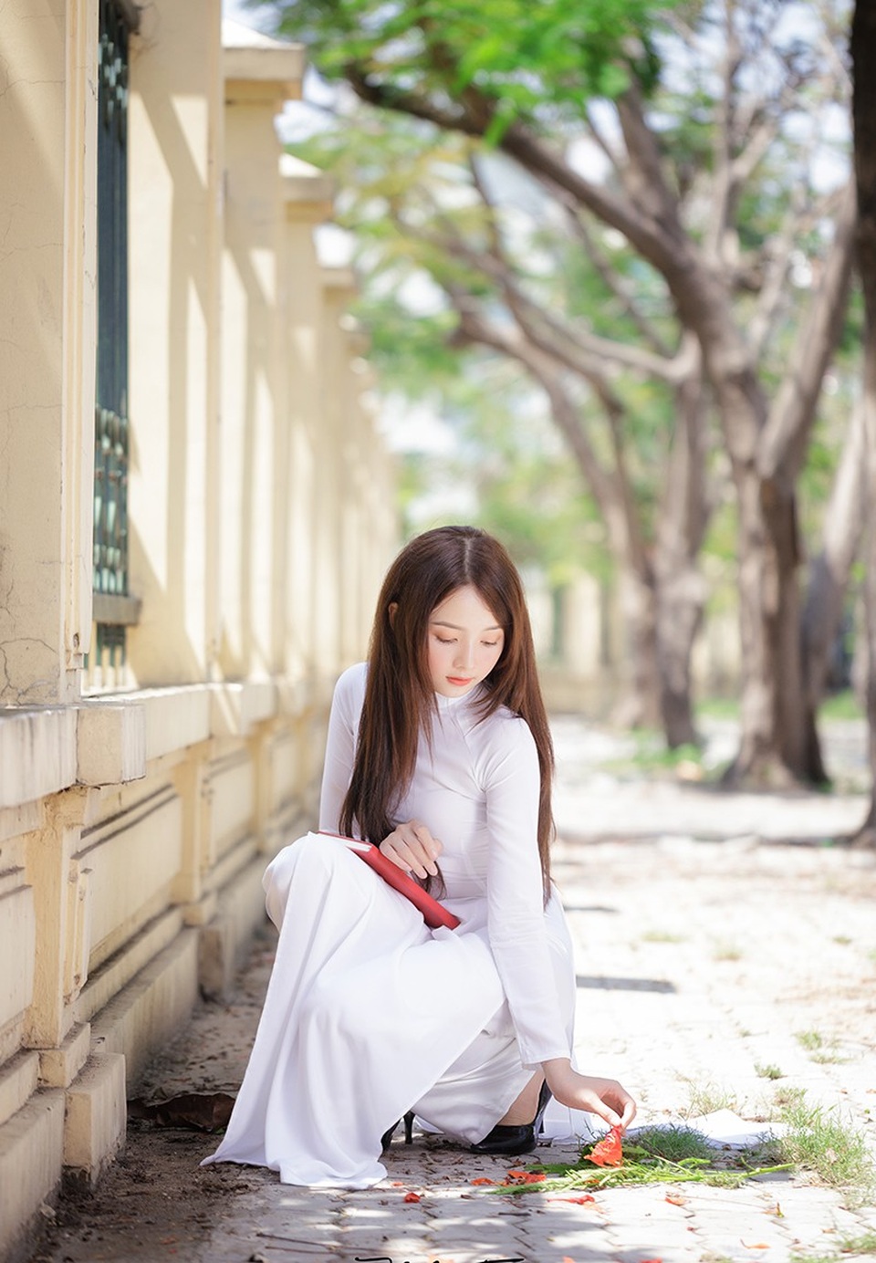 "Hot girl ảnh thẻ" Hương Lê diện áo dài trắng nhớ thuở học trò - 7 "Hot girl ảnh thẻ" Hương Lê diện áo dài trắng nhớ thuở học trò - 7