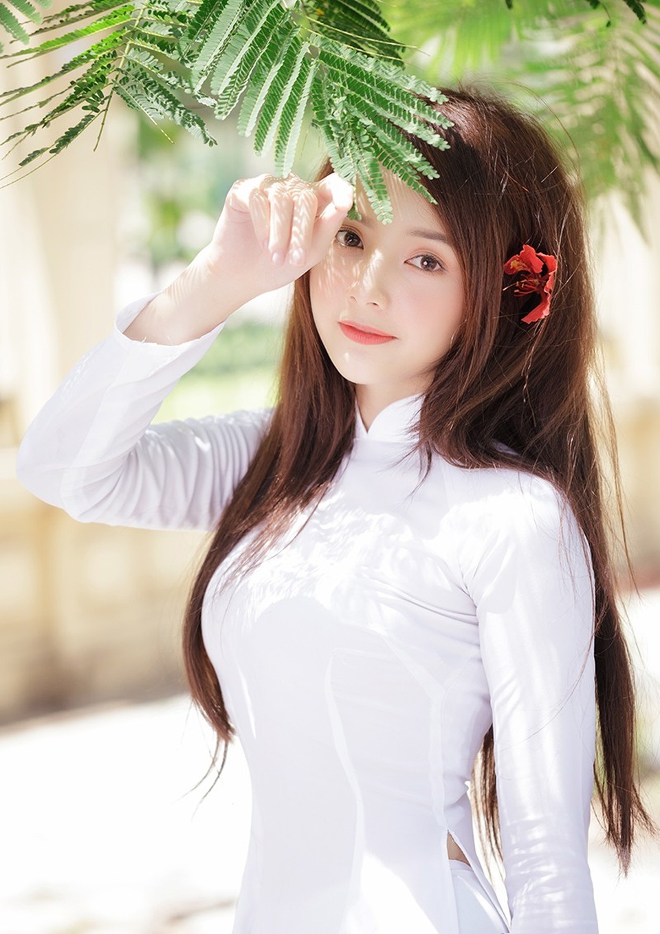 "Hot girl ảnh thẻ" Hương Lê diện áo dài trắng nhớ thuở học trò - 1 Mùa hè, mùa chia tay mái trường là lúc những kỷ niệm xưa ùa về, nhắc cho mỗi chúng ta nhớ tới những tháng ngày cùng bạn bè, thầy cô sống dưới mái trường thân thương.