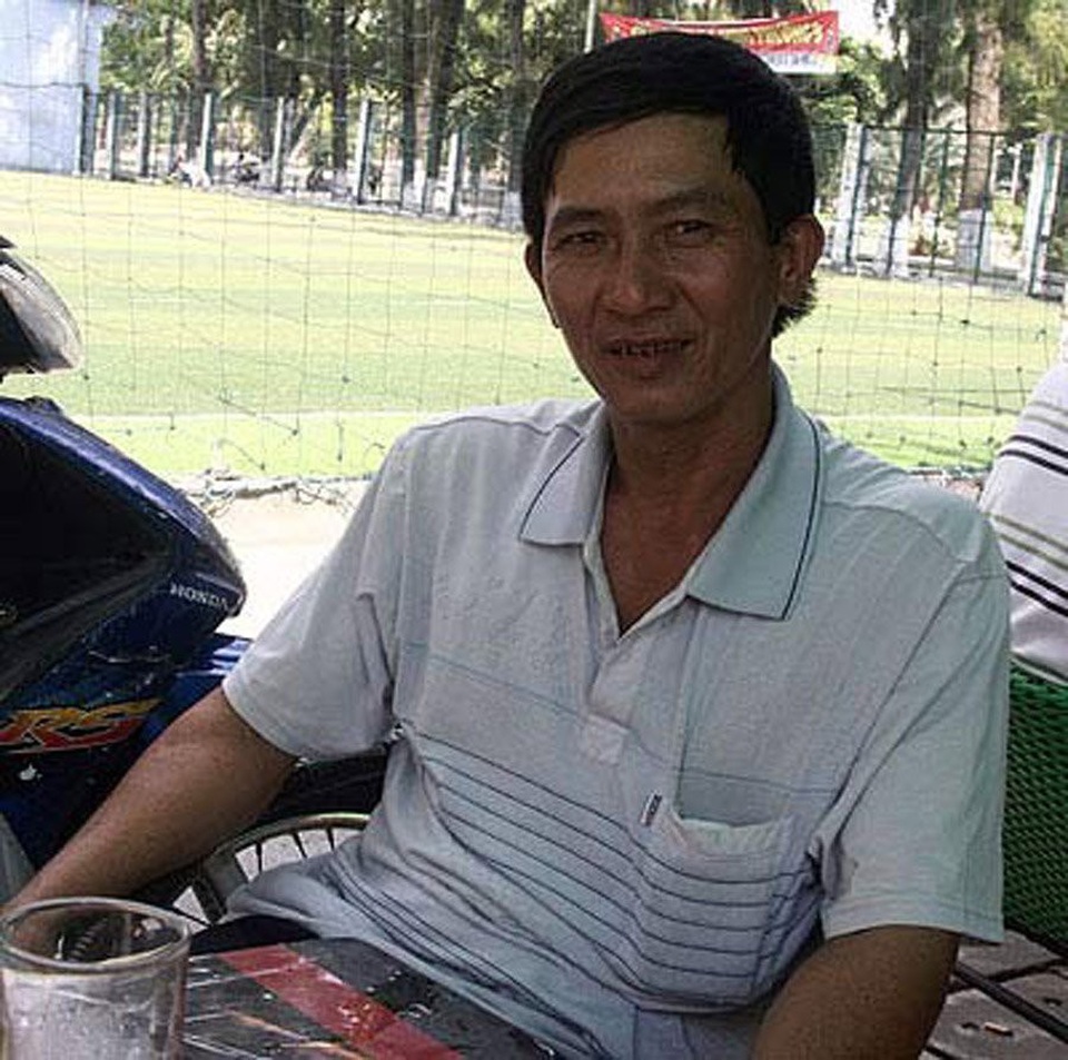 Trúng thưởng đặc biệt 80 tờ vé số: "Anh hai" Tiền Giang siêu số đỏ - 2 Anh Đỗ Ngọc Tuấn may mắn trúng 4 tờ vé số giải đặc biệt trị giá gần 6 tỷ đồng.