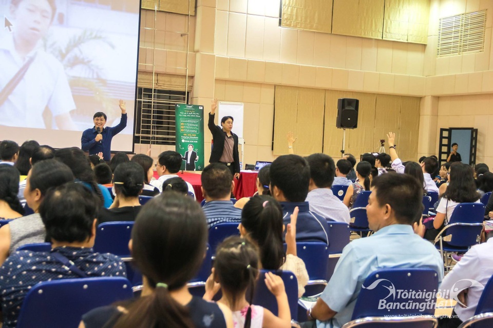 Adam Khoo tư vấn cách dạy con thời 4.0 - 1 Nhiều bậc cha mẹ tìm đến các chương trình đào tạo về cách nuôi dạy con.