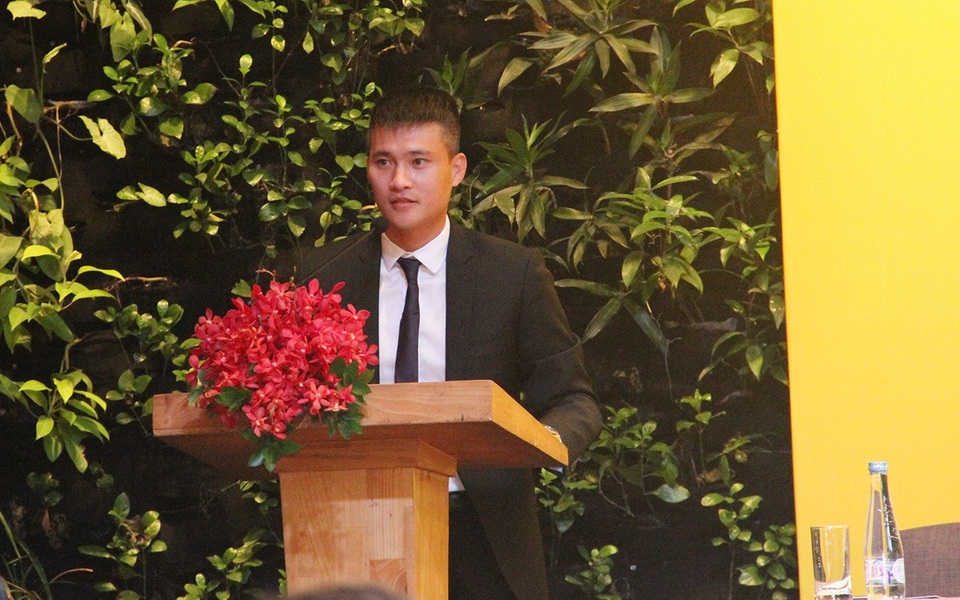 Công Vinh mở học viện bóng đá cộng đồng - 1 Công Vinh rạng rỡ trong ngày giới thiệu học viện CV9 (ảnh: Trọng Vũ)