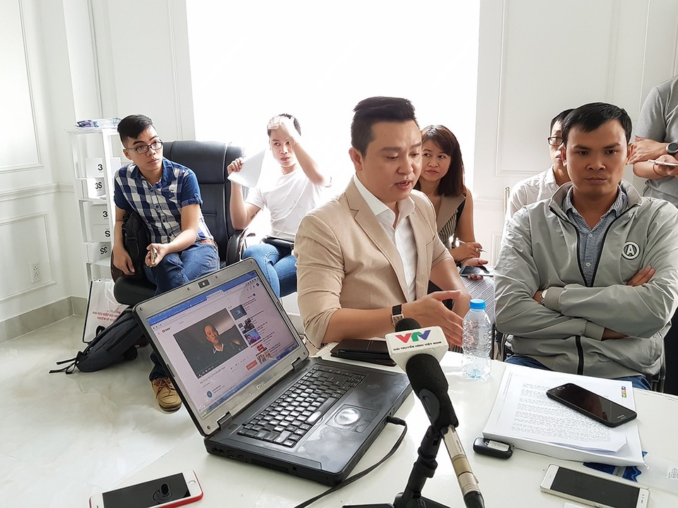 Vụ công ty tiền ảo bị tố lừa 15 nghìn tỷ đồng: Chuyển hồ sơ lên Công an TPHCM - 2 Ông Diệp Khắc Cường khẳng định mình không liên quan đến vụ iFan lừa đảo.