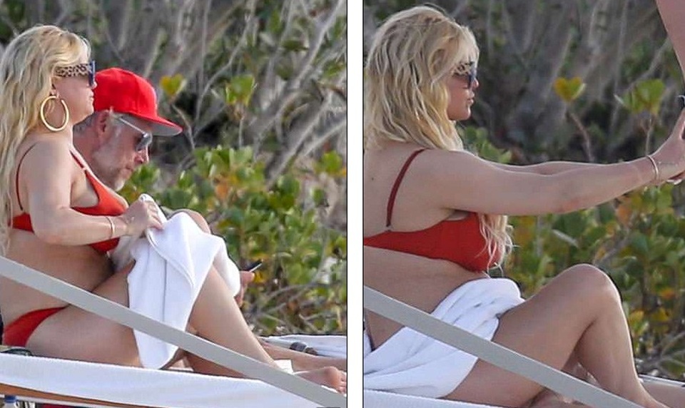 
Jessica tranh thủ ghi lại những hình ảnh của bản thân trong kỳ nghỉ.
