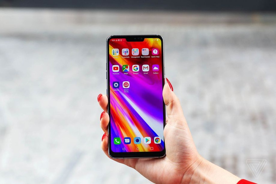 LG G7 có màn hình “tai thỏ”, tích hợp trí tuệ nhân tạo - 2 Màn hình “tai thỏ” là điểm nhấn nổi bật ở mặt trước sản phẩm