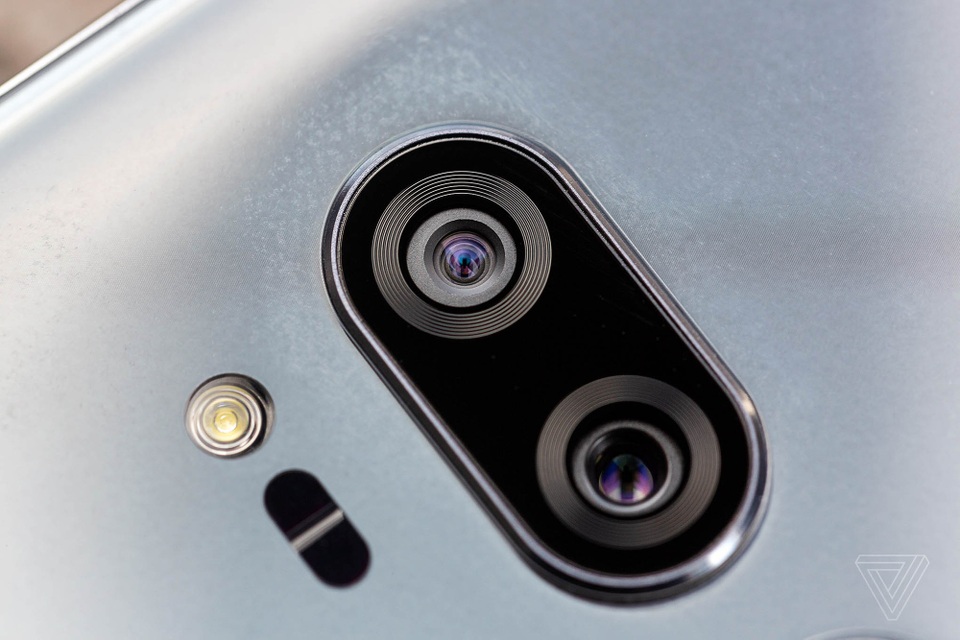 LG G7 có màn hình “tai thỏ”, tích hợp trí tuệ nhân tạo - 5 Cận cảnh cụm camera kép trên G7 ThinQ