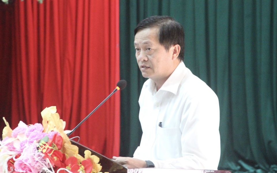 Đà Nẵng cảnh cáo một Chủ tịch quận ký giao đất sai - 1
Ông Lê Văn Sơn - Phó Bí thư Quận ủy, Chủ tịch UBND quận Cẩm Lệ (Đà Nẵng) vừa nhận quyết định kỷ luật Cảnh cáo của UB Kiểm tra Thành ủy Đà Nẵng