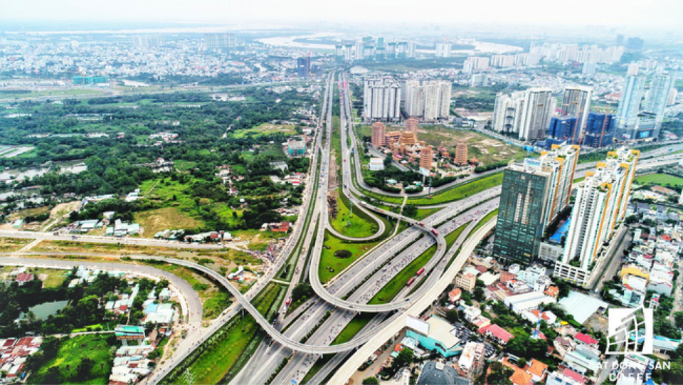 Địa ốc vùng ven Sài Gòn: Nóng từ đất nền nóng sang căn hộ - 1 Sức bật hạ tầng khiến địa ốc vùng ven tăng giá mạnh trong năm 2018