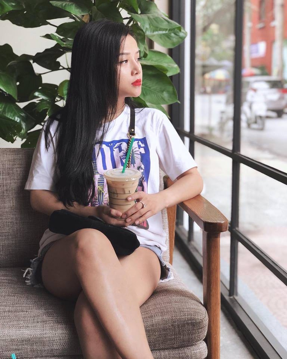 Cô gái xứ Nghệ xinh xắn, sở hữu giọng hát ngọt ngào, quyến rũ - 5 Cô gái xứ Nghệ xinh xắn, sở hữu giọng hát ngọt ngào, quyến rũ - 5