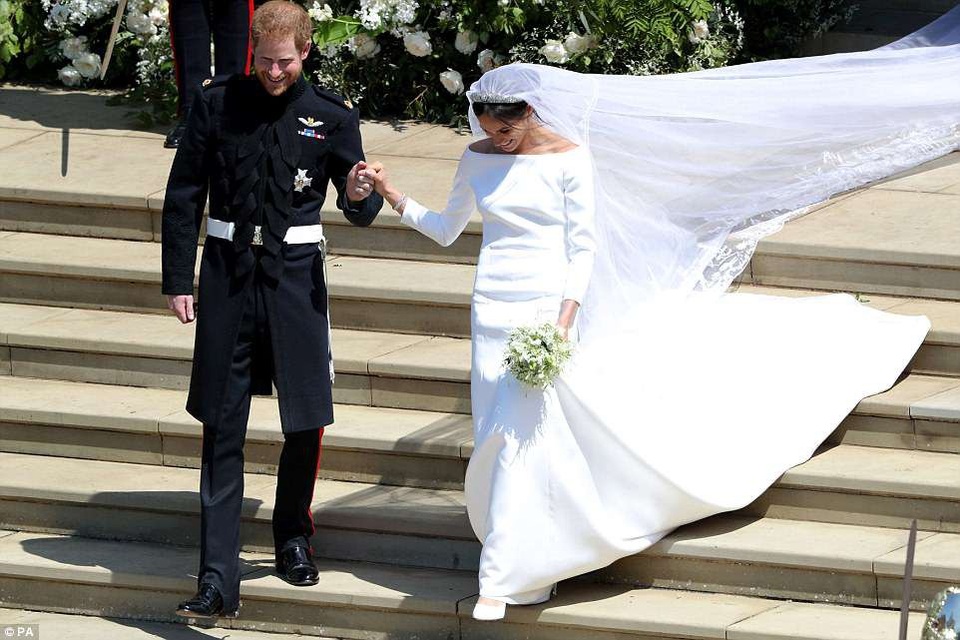 “Cái giá” trả cho vẻ đẹp của những cô dâu Hoàng gia - 1 Công nương Meghan Markle
