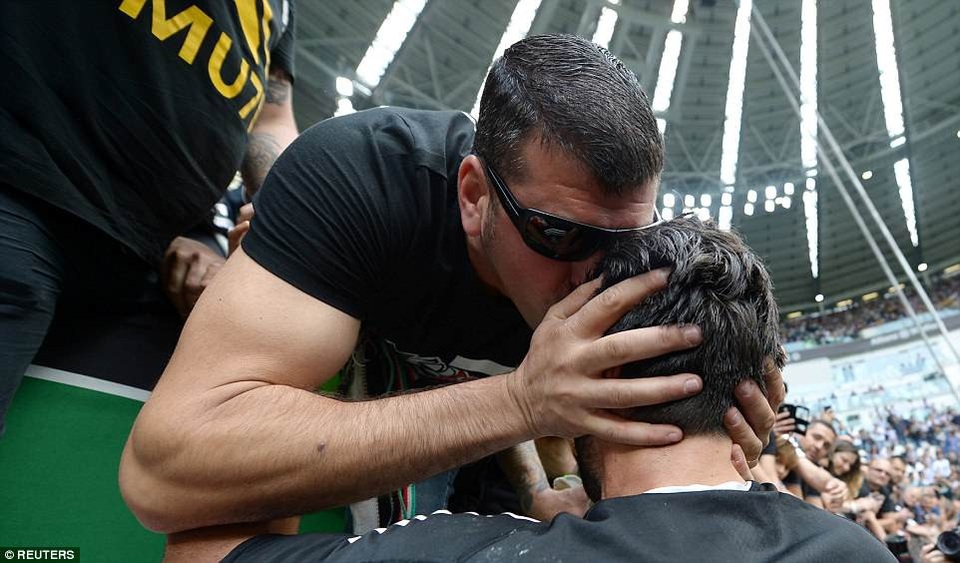 “Ngập nước mắt” trong ngày tạm biệt huyền thoại Buffon - 8 “Ngập nước mắt” trong ngày tạm biệt huyền thoại Buffon - 8