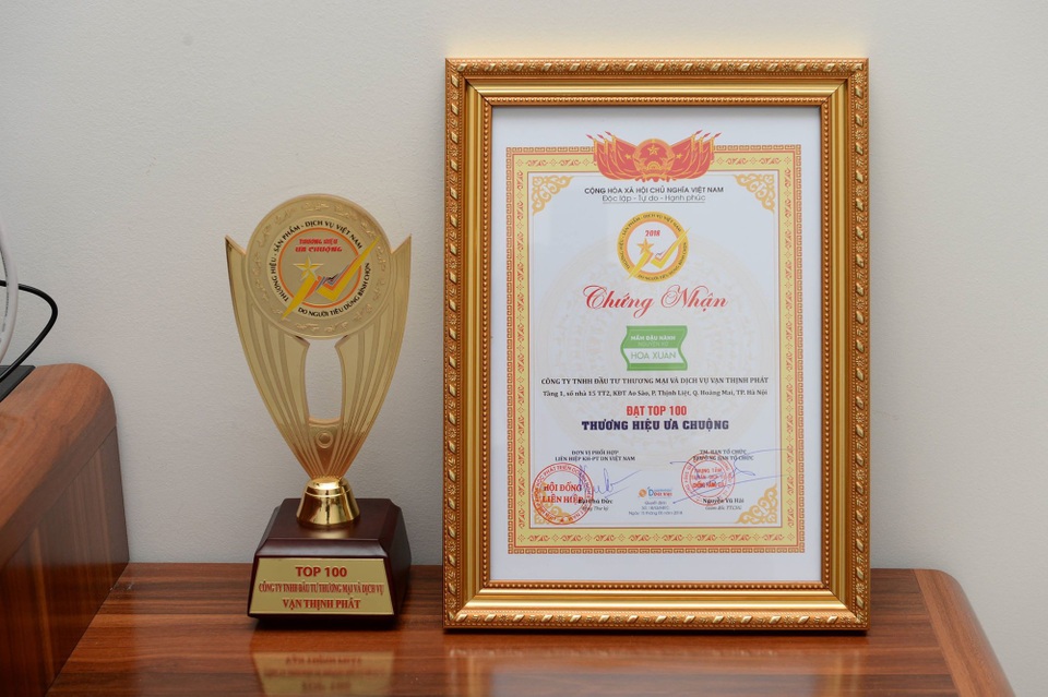 “Mầm Đậu nành Hoa Xuân lot top 100 thương hiệu dẫn đầu Việt Nam 2018” - 2
Người tiêu dùng đặt niềm tin lớn và bình chọn cho sản phẩm Mầm đậu nành nguyên xơ Hoa Xuân