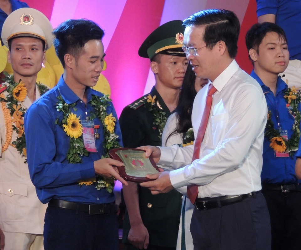 "Hôm nay là thanh niên tiên tiến, ngày mai vẫn phải là thanh niên tiên tiến" - 2 "Hôm nay là thanh niên tiên tiến, ngày mai vẫn phải là thanh niên tiên tiến" - 2