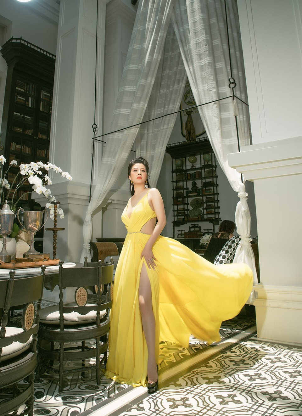 Đinh Hiền Anh – Từ nữ hoàng phòng trà đến “bông sen Việt” toả hương - 1 Đinh Hiền Anh – Từ nữ hoàng phòng trà đến “bông sen Việt” toả hương - 1