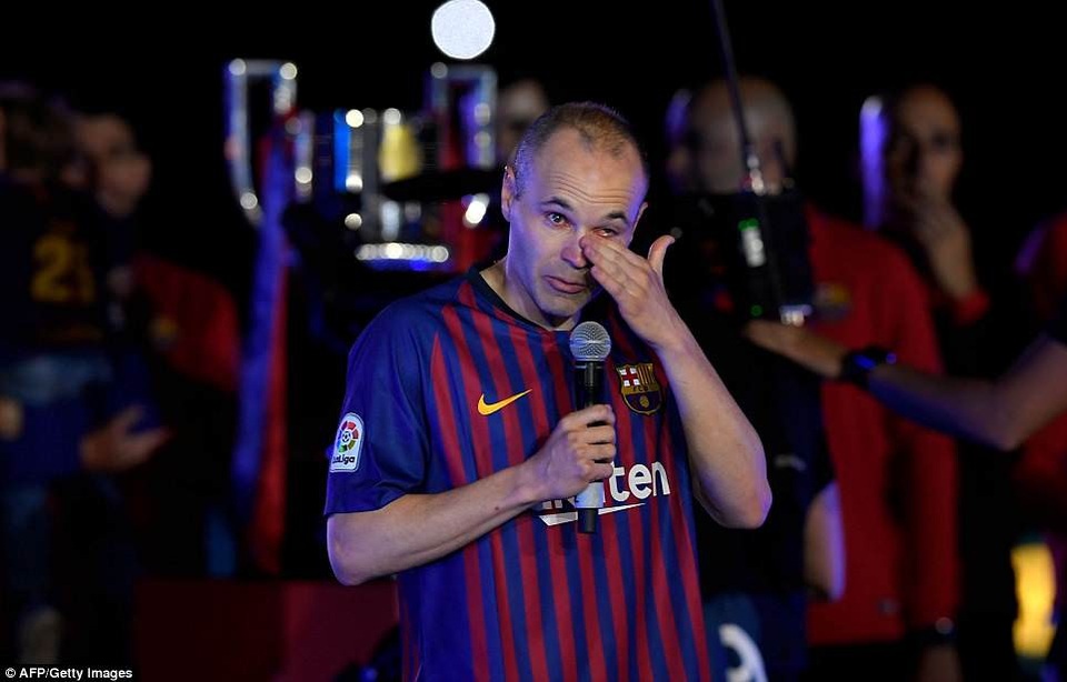 Iniesta rơi lệ nói lời tạm biệt Barcelona, sẵn sàng cho World Cup 2018 - 1 Iniesta rơi lệ chia tay Barcelona