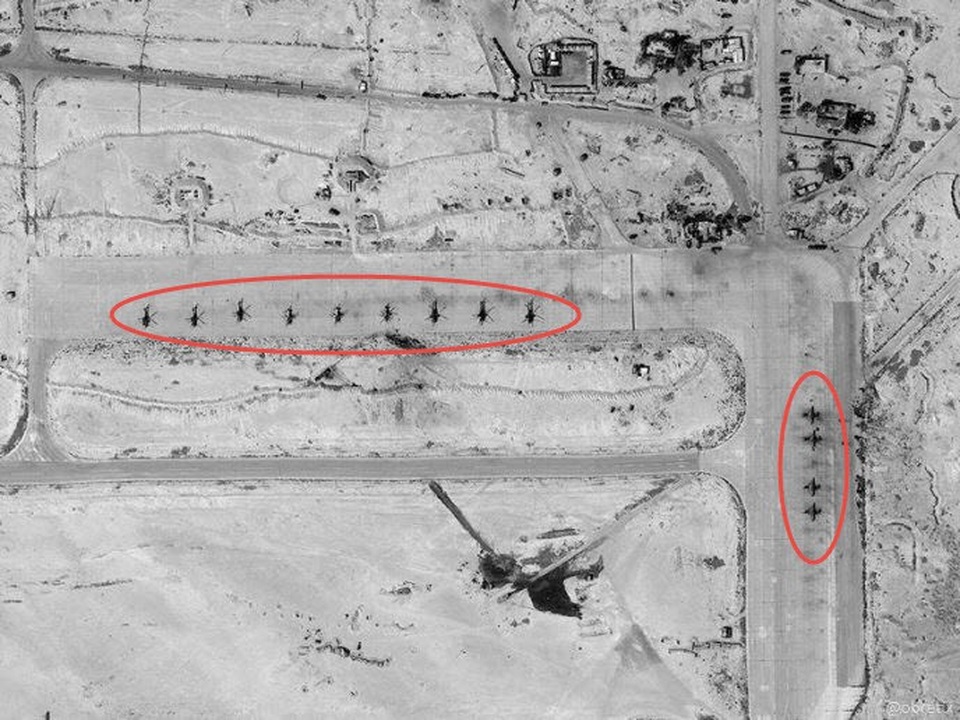 4 máy bay chiến đấu Su-25 (bên phải) và phi đội trực thăng (nằm ngang) tại căn cứ quân sự T-4 (Ảnh: Almasdar News )