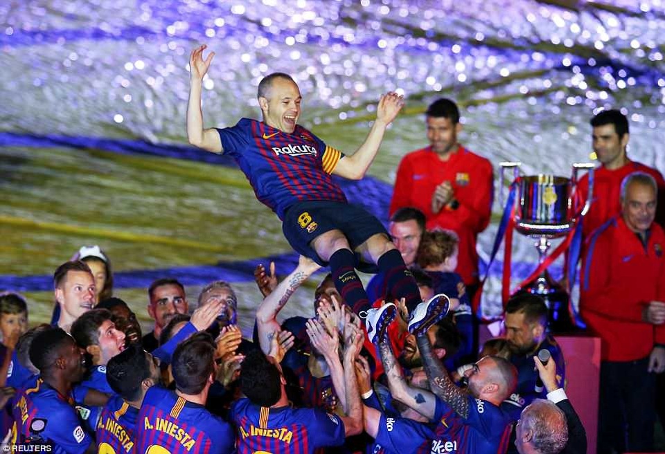 Iniesta rơi lệ nói lời tạm biệt Barcelona, sẵn sàng cho World Cup 2018 - 12 Iniesta rơi lệ nói lời tạm biệt Barcelona, sẵn sàng cho World Cup 2018 - 12